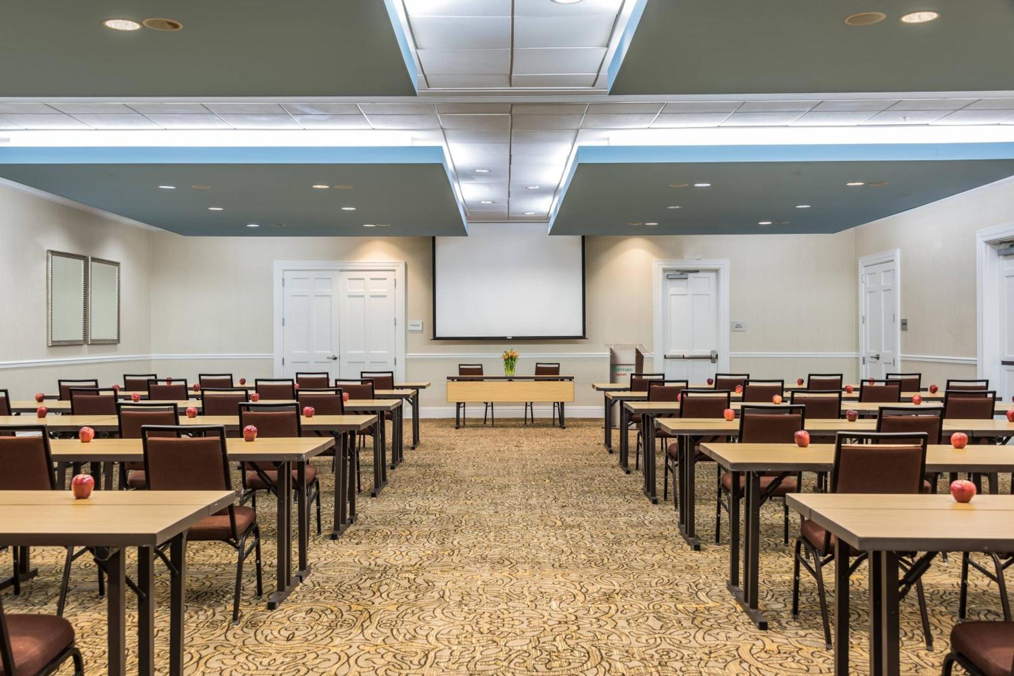 Courtyard By Marriott Charleston Historic District Hotel Exterior photo