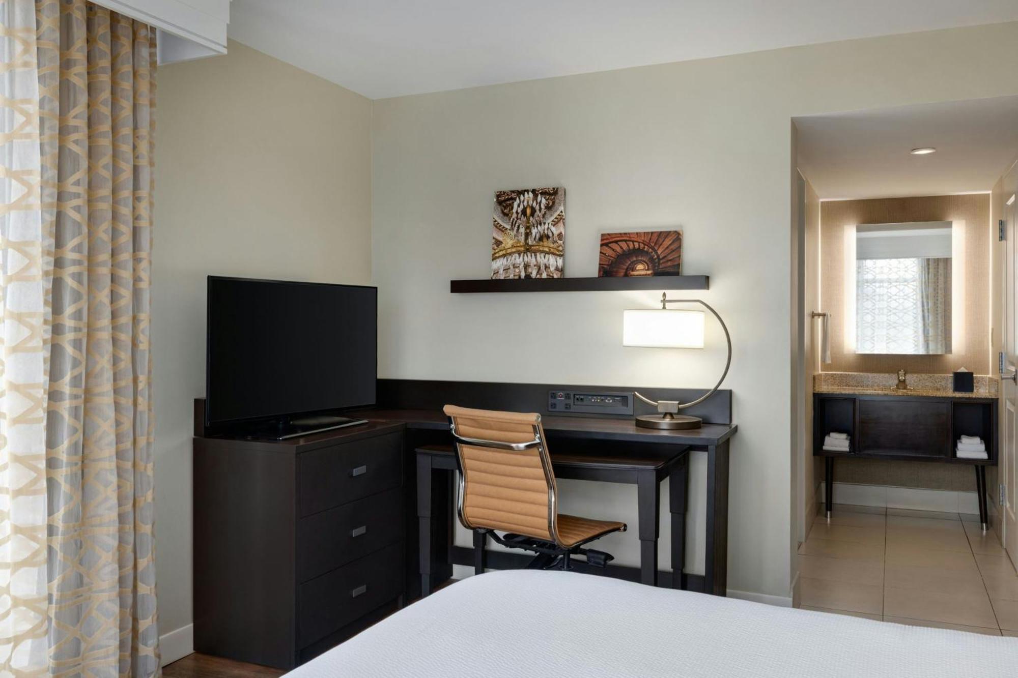 Courtyard By Marriott Charleston Historic District Hotel Exterior photo