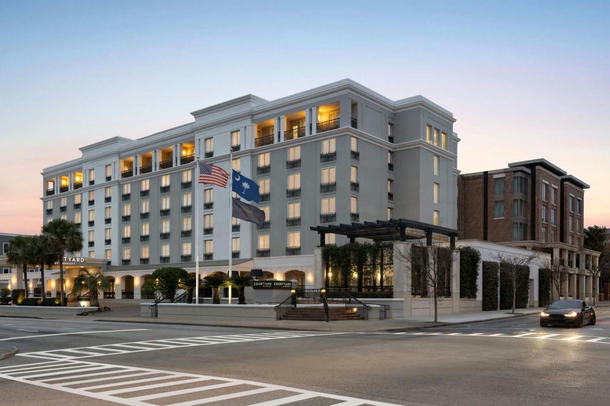 Courtyard By Marriott Charleston Historic District Hotel Exterior photo
